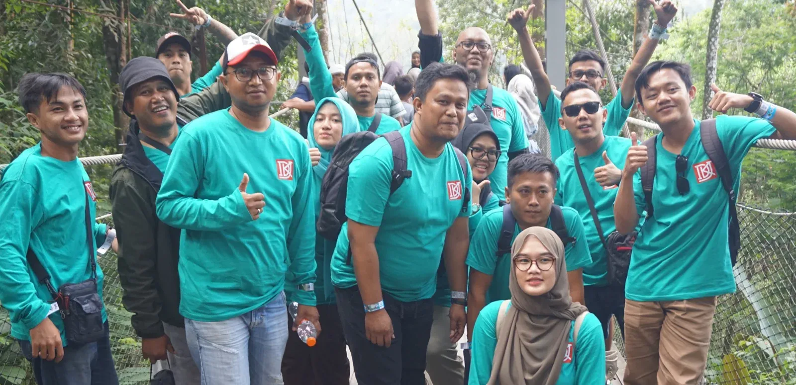 Tim PT. Dasa Kekar Jaya dalam kegiatan rekreasi